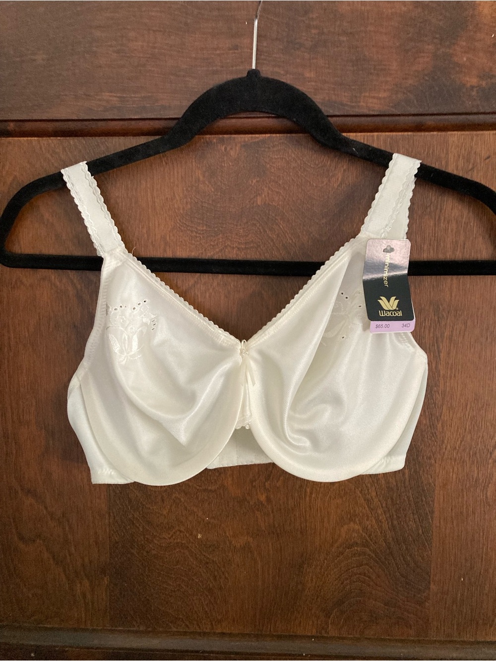 Wacoal Ivory Satin Support Bra with Embroidery